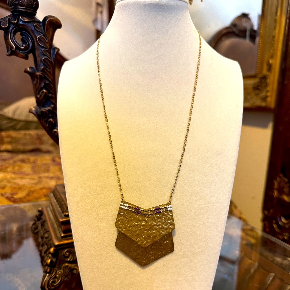 Elegant Gold-Tone Necklace